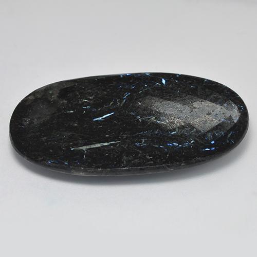 Nuummita preto natural 48,65ct, corte oval, opaco