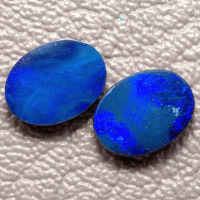 Pedras preciosas de dupleto de opala multicolorido natural de  ct, corte oval, opaco