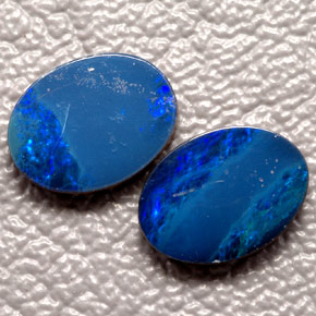 Pedras preciosas de dupleto de opala multicolorido natural de  ct, corte oval, opaco