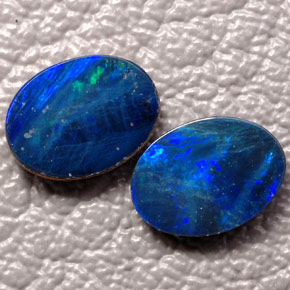 Pedras preciosas de dupleto de opala multicolorido natural de  ct, corte oval, opaco