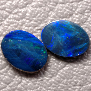Pedras preciosas de dupleto de opala multicolorido natural de  ct, corte oval, opaco