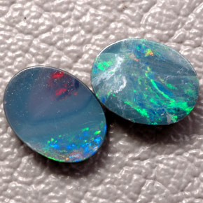 Pedras preciosas de dupleto de opala multicolorido natural de  ct, corte oval, opaco