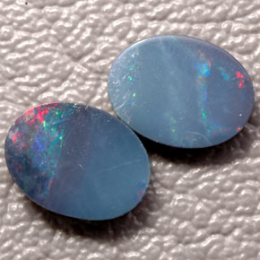 Pedras preciosas de dupleto de opala multicolorido natural de  ct, corte oval, opaco