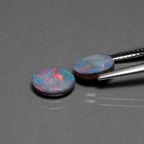 Pedras preciosas de dupleto de opala multicolorido natural de  ct, corte oval, opaco