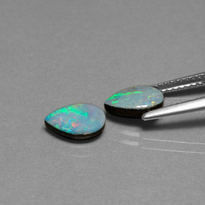 Pedras preciosas de dupleto de opala multicolorido natural de  ct, formato de pêra, opaco
