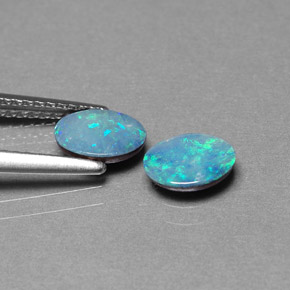 Pedras preciosas de dupleto de opala multicolorido natural de  ct, corte oval, opaco