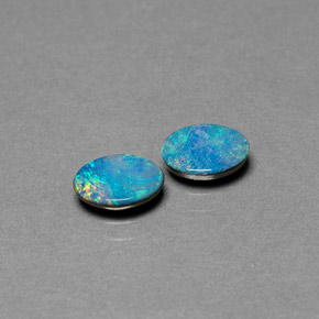 Pedras preciosas de dupleto de opala multicolorido natural de  ct, corte oval, opaco