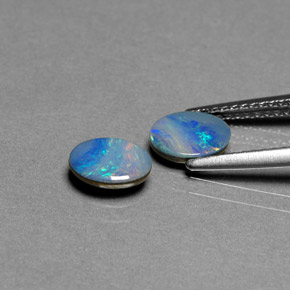 Pedras preciosas de dupleto de opala multicolorido natural de  ct, corte oval, opaco