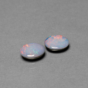 Pedras preciosas de dupleto de opala multicolorido natural de  ct, corte oval, opaco