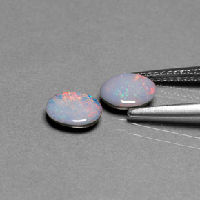 Pedras preciosas de dupleto de opala multicolorido natural de  ct, corte oval, opaco
