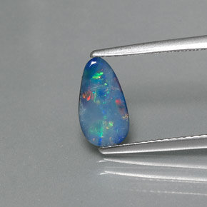 Dupleto de opala multicolorido natural 0,74ct, forma extravagante, opaco