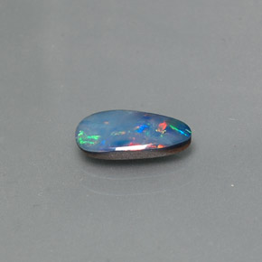 Dupleto de opala multicolorido natural 0,74ct, forma extravagante, opaco
