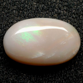 Opala multicolorido natural 5,51ct, corte oval, opaco