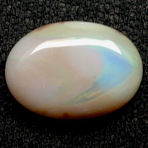 Opala multicolorido natural 6,24ct, corte oval, opaco