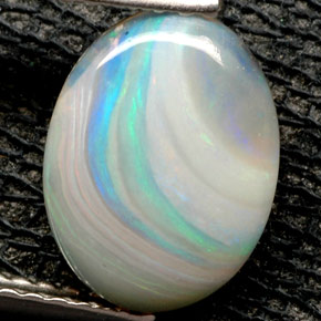Opala multicolorido natural 1,32ct, corte oval, opaco