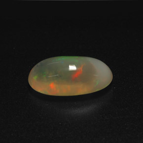 Opala multicolorido natural 2,78ct, corte oval, translúcido