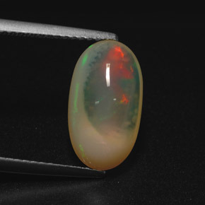 Opala multicolorido natural 2,78ct, corte oval, translúcido