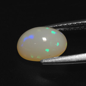 Opala multicolorido natural 1,22ct, corte oval, translúcido