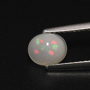 Opala multicolorido natural 0,70ct, corte oval, translúcido