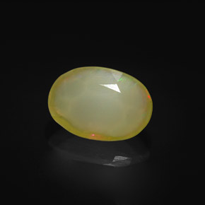 Opala multicolorido natural 1,52ct, corte oval, translúcido