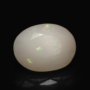 Opala multicolorido natural 2,90ct, corte oval, translúcido