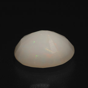 Opala multicolorido natural 2,90ct, corte oval, translúcido