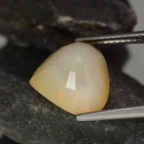 Opala multicolorido natural 3,17ct, formato de pêra, translúcido