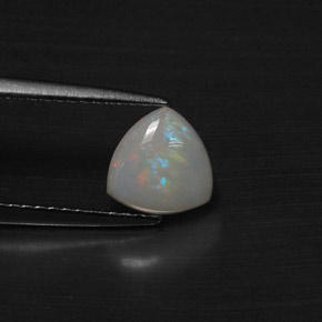 Opala multicolorido natural 0,69ct, trillion, translúcido