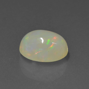 Opala multicolorido natural 1,77ct, corte oval, translúcido