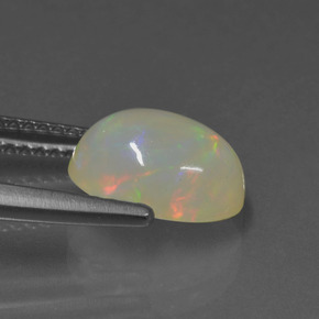 Opala multicolorido natural 1,77ct, corte oval, translúcido