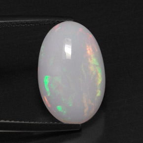 Opala multicolorido natural 5,49ct, corte oval, opaco
