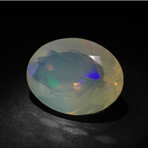 Opala multicolorido natural 3,63ct, corte oval, transparente