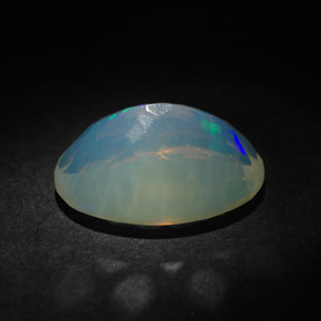 Opala multicolorido natural 3,63ct, corte oval, transparente