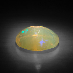Opala multicolorido natural 3,16ct, corte oval, transparente