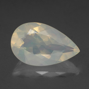 Opala multicolorido natural 2,21ct, formato de pêra, transparente