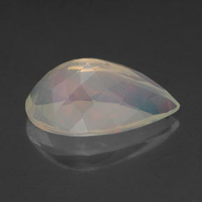 Opala multicolorido natural 2,21ct, formato de pêra, transparente