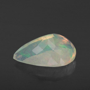 Opala multicolorido natural 2,73ct, formato de pêra, transparente
