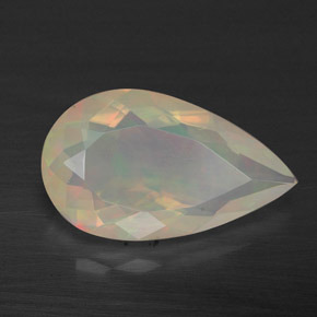 Opala multicolorido natural 2,84ct, formato de pêra, transparente