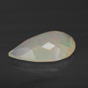 Opala multicolorido natural 2,84ct, formato de pêra, transparente