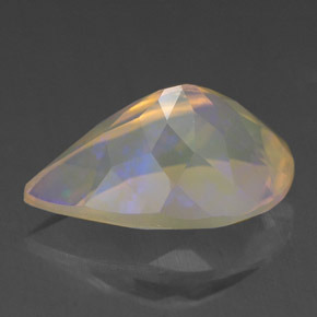 Opala multicolorido natural 1,68ct, formato de pêra, transparente