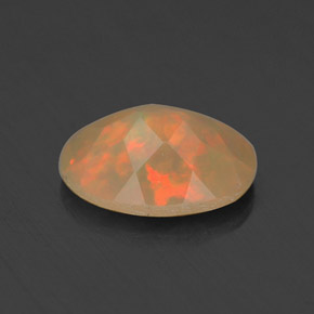 Opala multicolorido natural 0,69ct, corte oval, translúcido