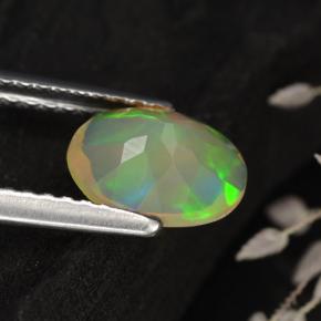 Opala multicolorido natural 0,75ct, corte oval, transparente
