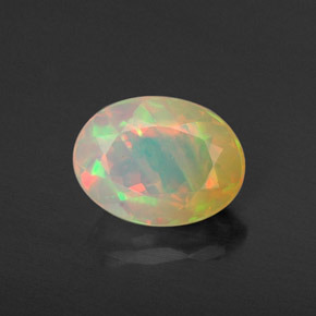 Opala multicolorido natural 0,87ct, corte oval, translúcido