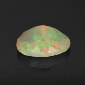 Opala multicolorido natural 0,80ct, corte oval, transparente