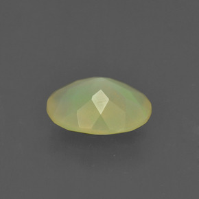 Opala multicolorido natural 0,93ct, corte oval, translúcido