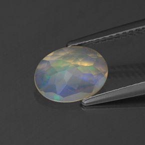 Opala multicolorido natural 0,83ct, corte oval, transparente