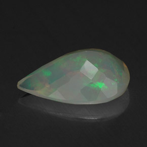 Opala multicolorido natural 1,45ct, formato de pêra, translúcido