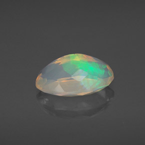 Opala multicolorido natural 1,77ct, corte oval, transparente