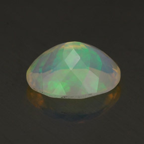 Opala multicolorido natural 1,50ct, corte oval, transparente
