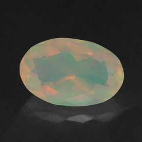 Opala multicolorido natural 1,72ct, corte oval, transparente